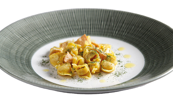 Cappelletti ripieni di olio e parmigiano 1